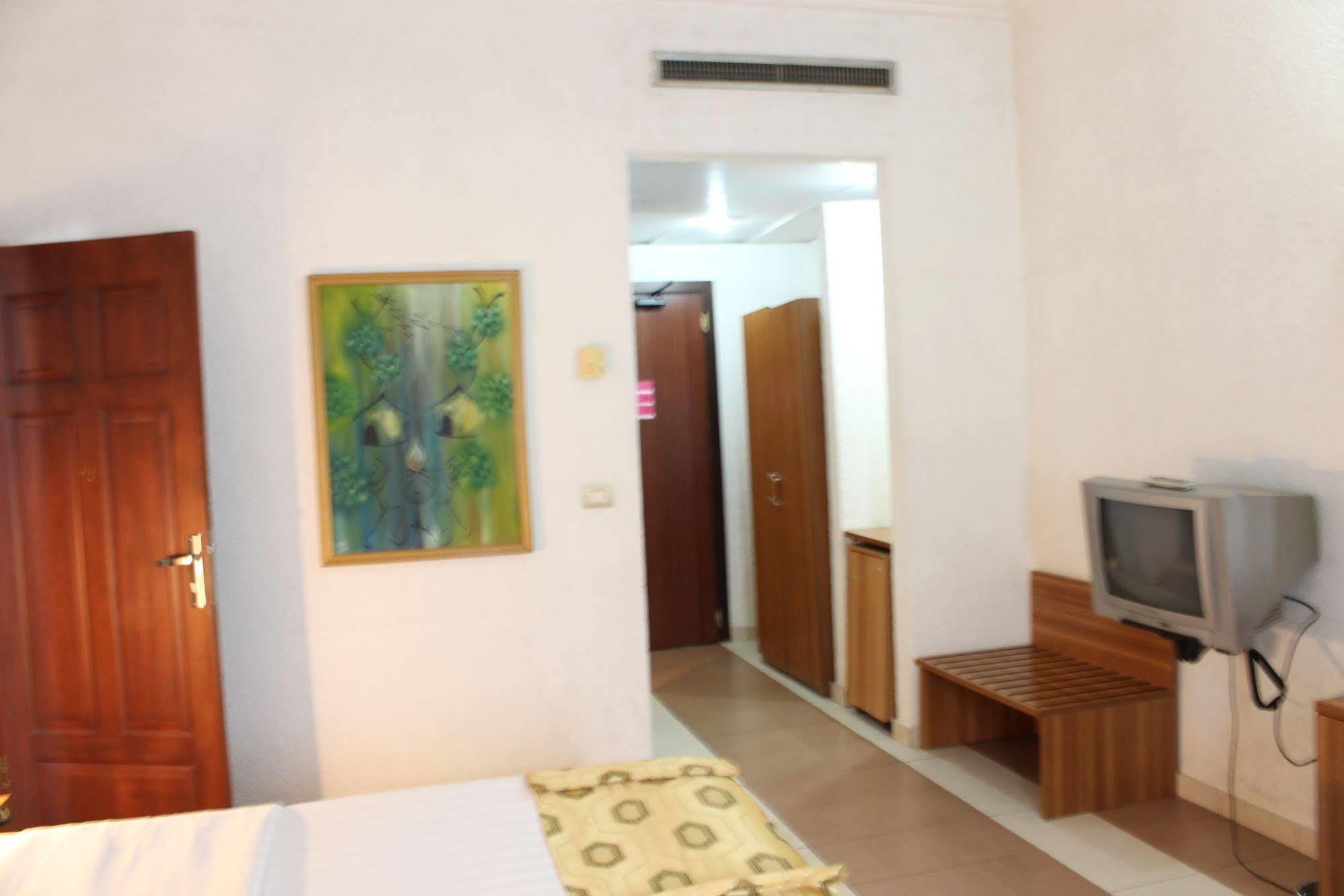 Hotel Franco Yaoundé Exterior foto
